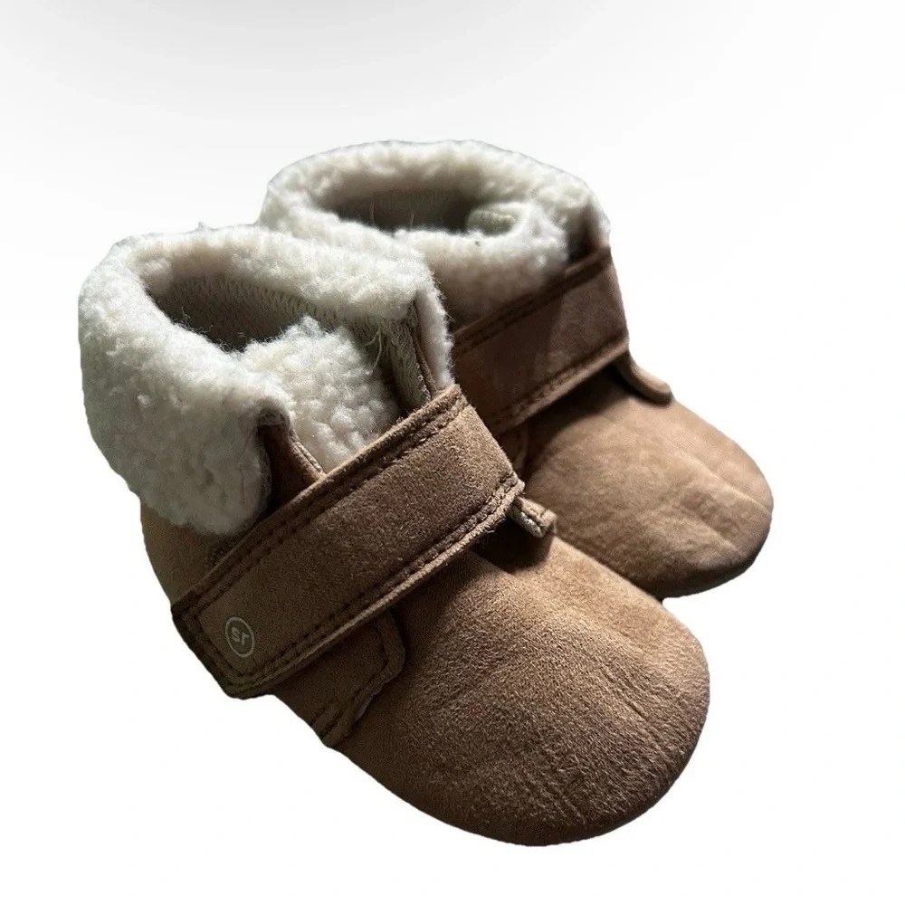 Baby Girl Stride Rite Suede Slip On Booties Size 6-12 Months